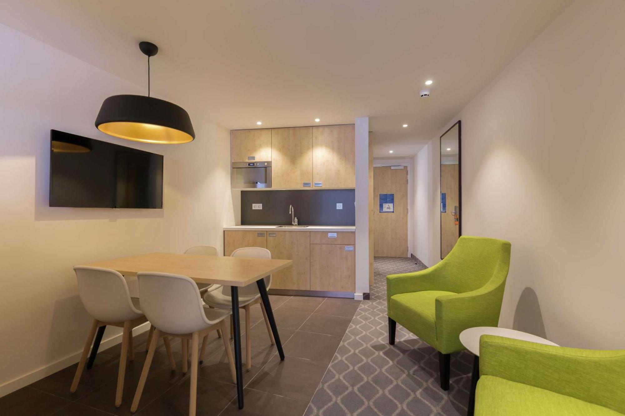 Hampton By Hilton Station Hotel