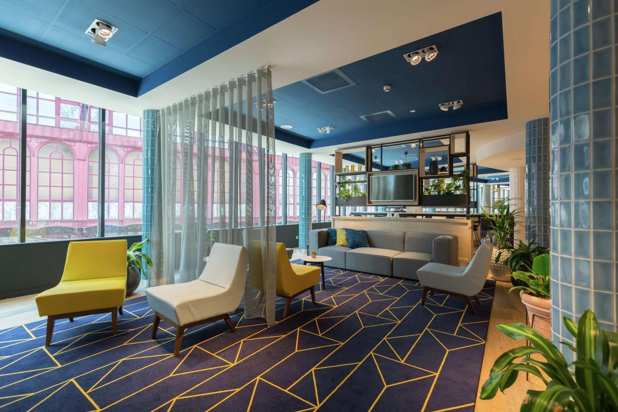Hampton By Hilton Station 3*